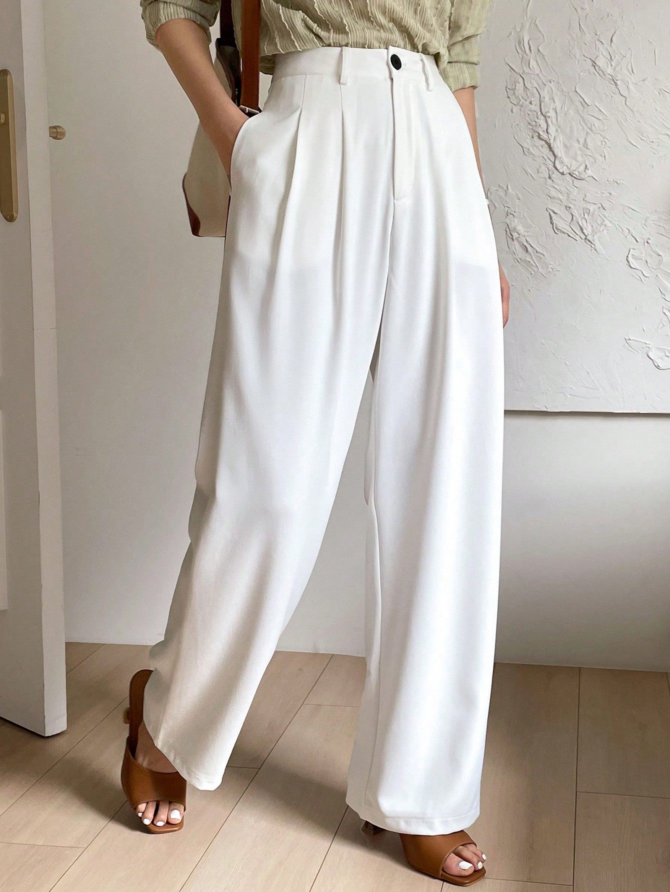 Clean Girl Era Wide-Leg Trousers