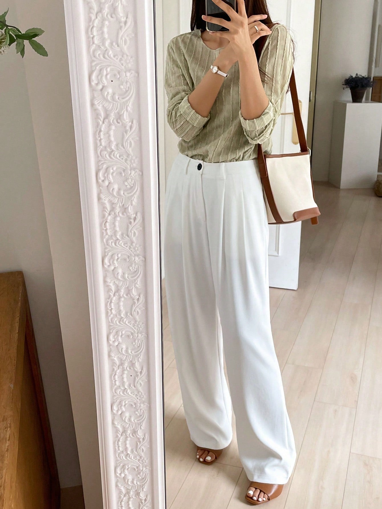 Clean Girl Era Wide-Leg Trousers
