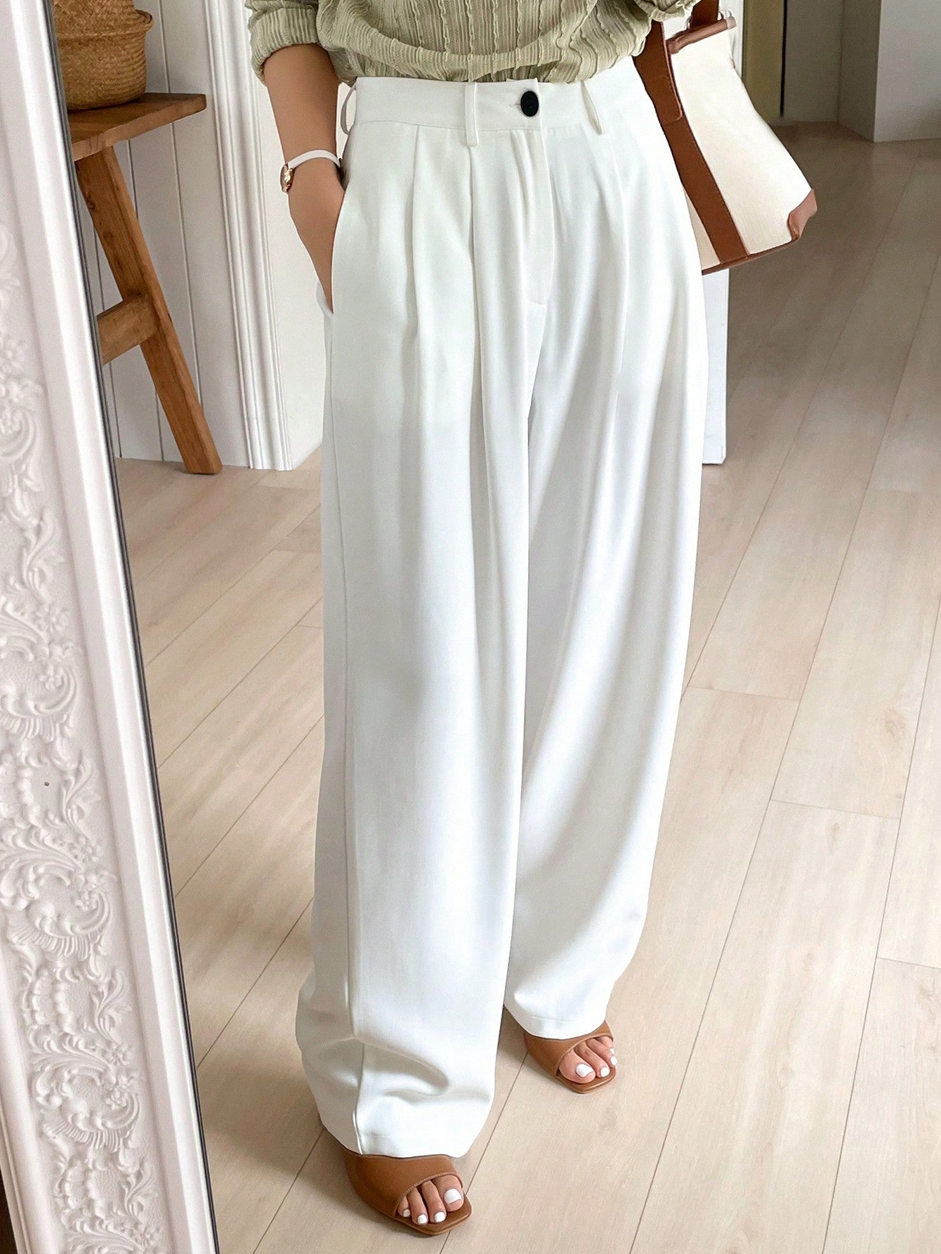 Clean Girl Era Wide-Leg Trousers