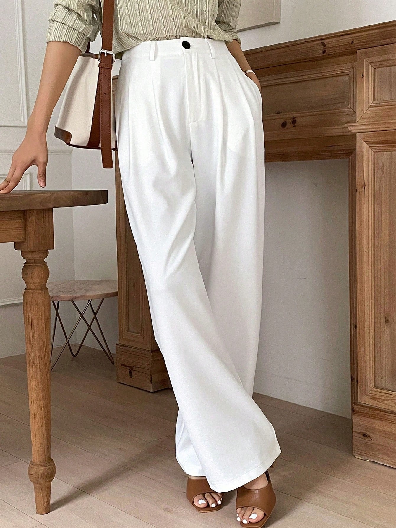 Clean Girl Era Wide-Leg Trousers