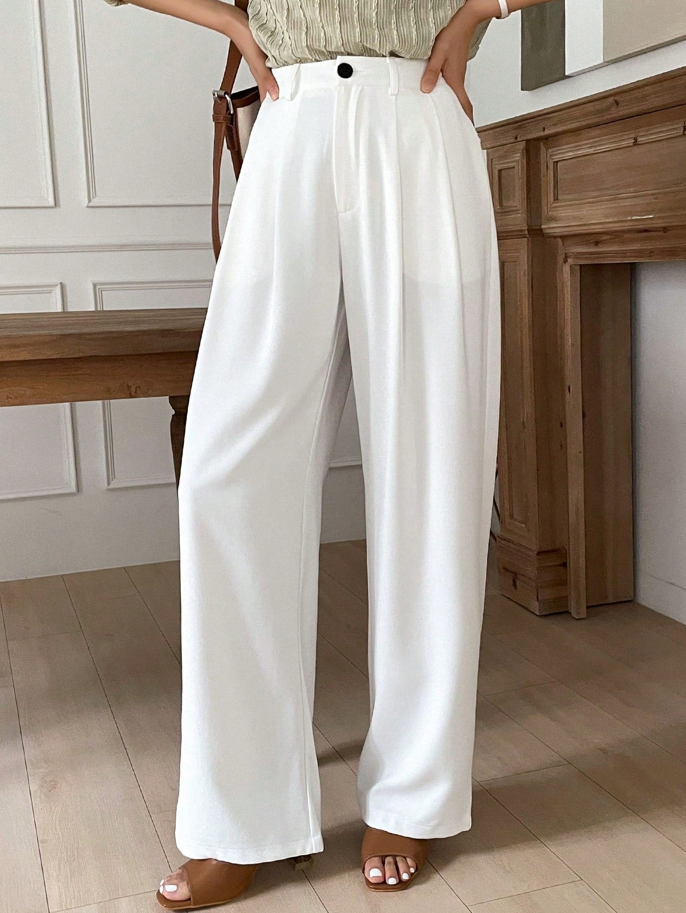 Clean Girl Era Wide-Leg Trousers