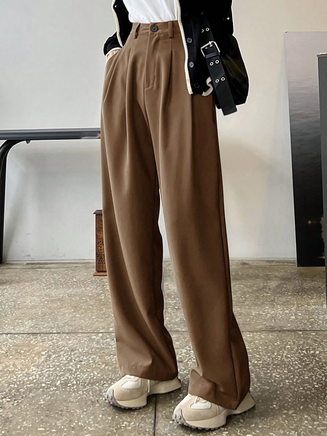 Clean Fit Cocoa Wide-Leg Trousers 🤎